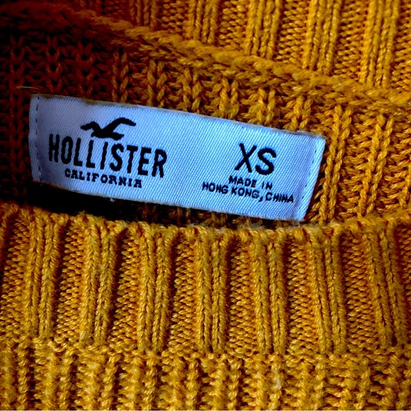 🚨HOLLISTER - Cropped Sweater - Picture 3 of 3